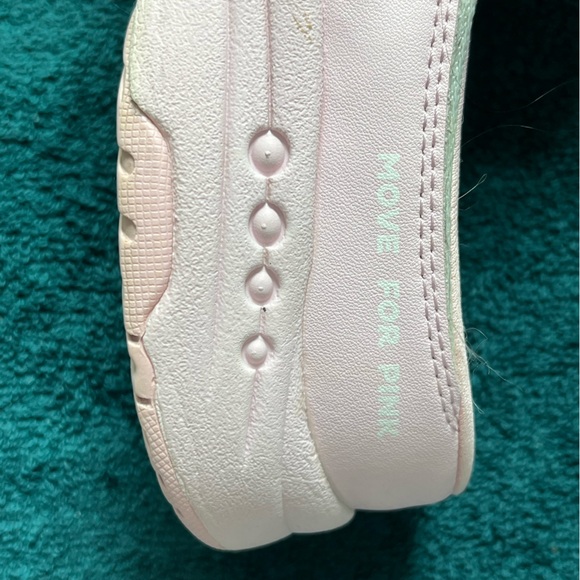 EASY SPIRIT “Move For Pink” Limited Edition White-Pink Travel Time Clogs, 8.5M - Picture 5 of 15